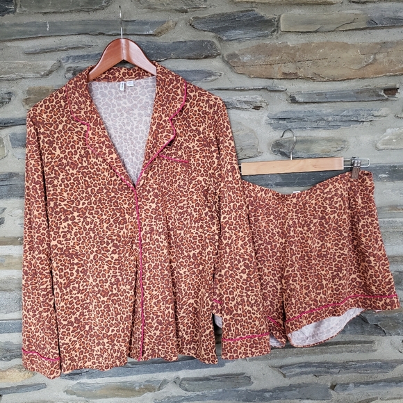 Nordstrom Animal Print Pajama set Medium - Picture 2 of 6
